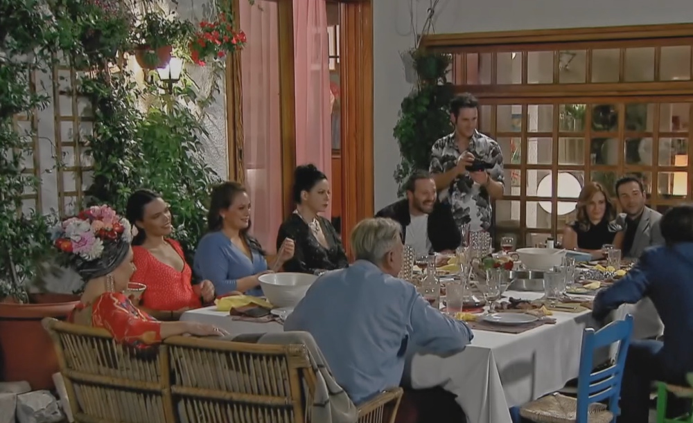 Συγκίνηση, γέλιο μέχρι δακρύων, η δύναμη της αγάπης: Η ΕΡΤ έχει την καλύτερη σειρά της ελληνικής TV...
