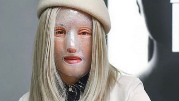 Ιωάννα Παλιοσπύρου | Ρεβεγιόν με φίλες χωρίς τη μάσκα στο πρόσωπό της (Pics)