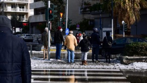 Σαν να μην έπεσε ποτέ χιόνι: Ο μοναδικός δήμος της Αθήνας που έδρασε με σχέδιο και νίκησε το χιονιά