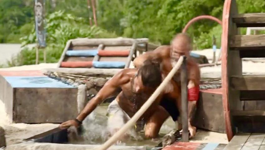 Του άρπαξε το κεφάλι και το βούτηξε στο νερό: Οι πρώτες σοκαριστικές σκηνές από τον άγριο καβγά Μπάρτζη - Καραγκούνια στο Survivor (Vid)