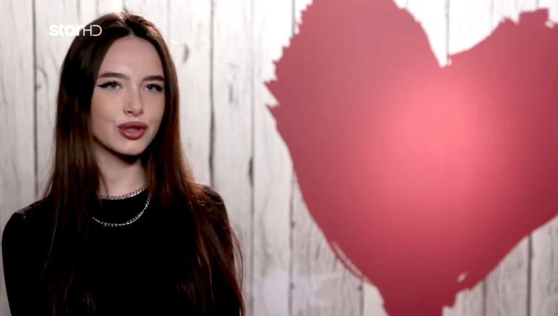 Σωσίας της Τζένης Καρέζη: Η πανέμορφη Ρωσίδα του First Dates που ρίχνει Χ στους Έλληνες - «Μου μίλησε αλβανικά και τρελάθηκα!» (Vid)